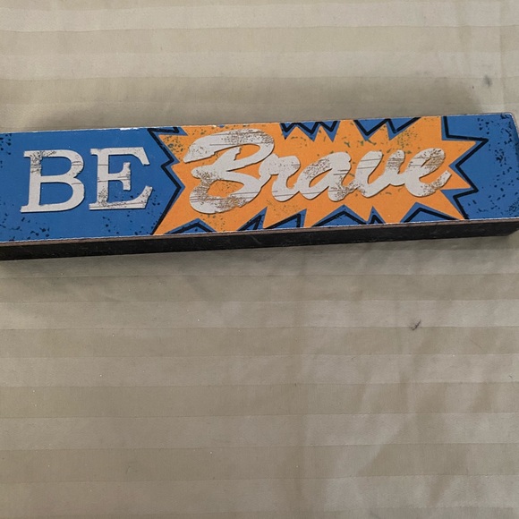 Decor - Picture 1 of 2